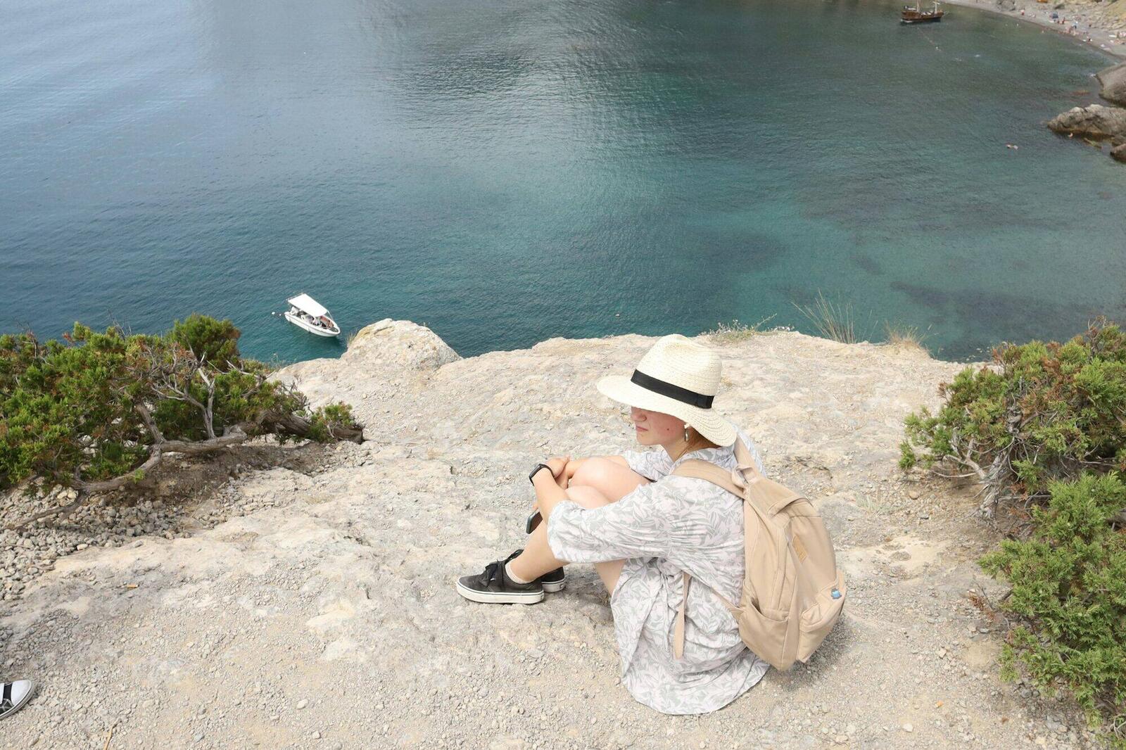 旅客在目的地用手机上网